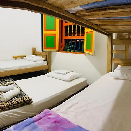 Casa Hostal Las Palmeras กัวตาเป ภายนอก รูปภาพ