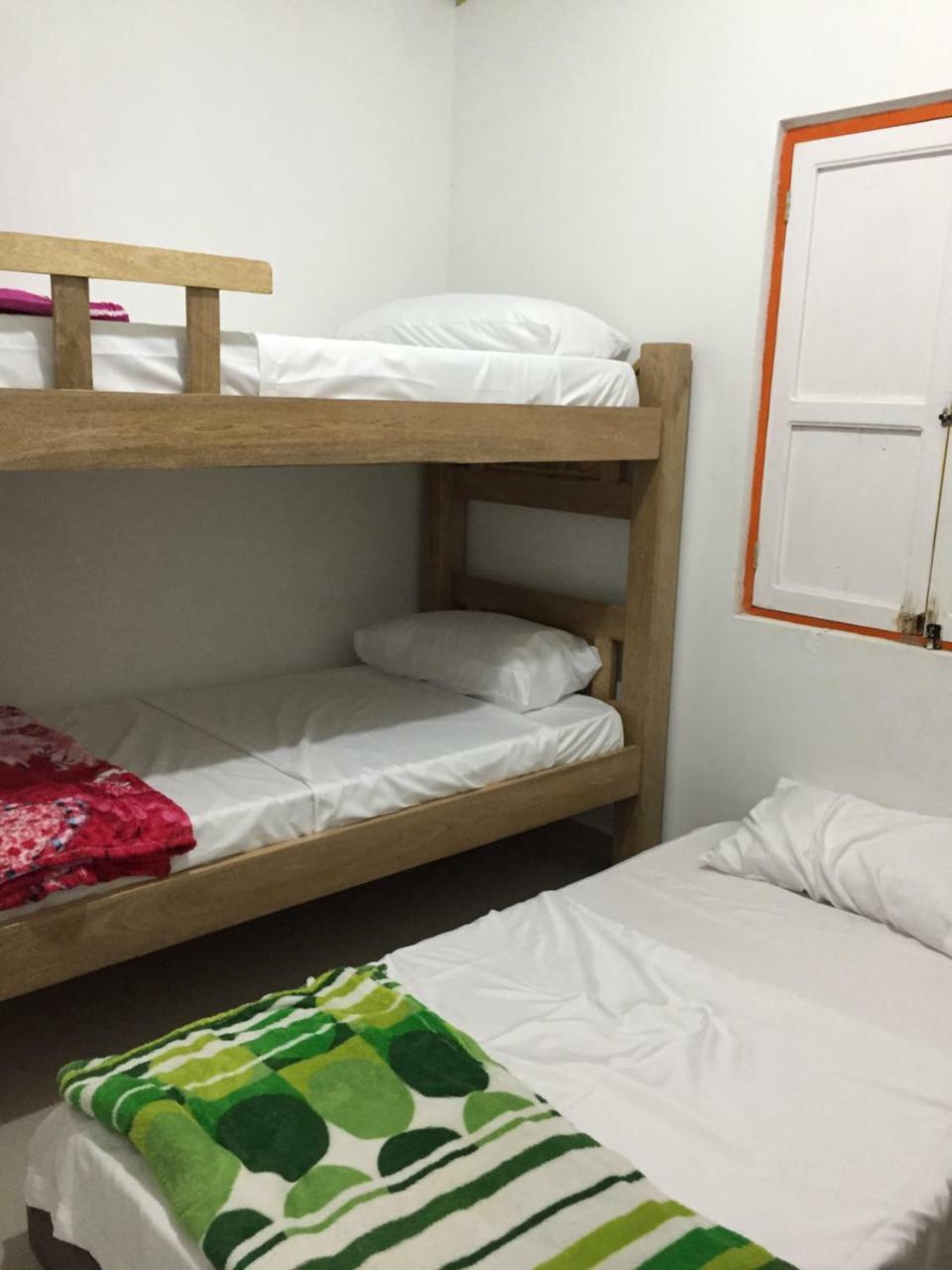 Casa Hostal Las Palmeras กัวตาเป ภายนอก รูปภาพ