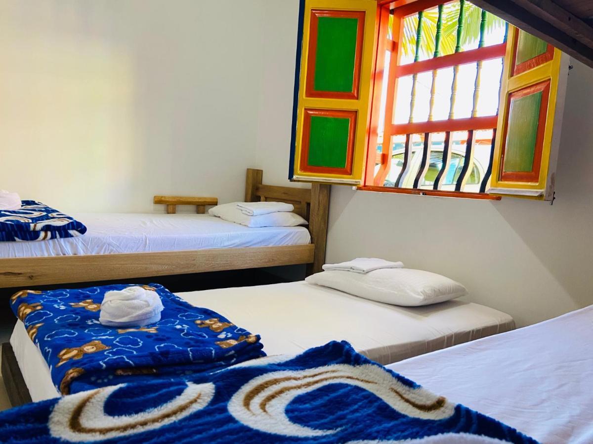Casa Hostal Las Palmeras กัวตาเป ภายนอก รูปภาพ