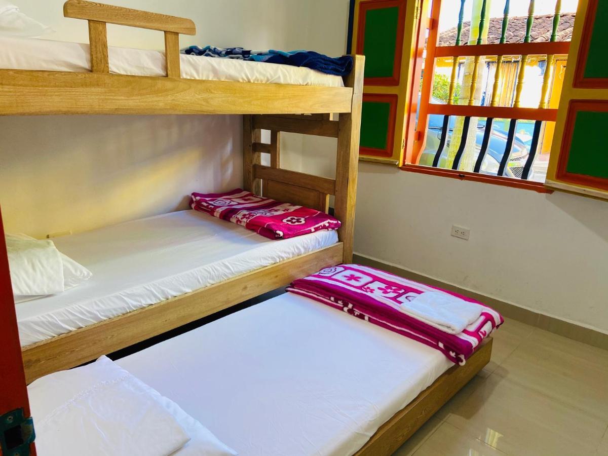 Casa Hostal Las Palmeras กัวตาเป ภายนอก รูปภาพ
