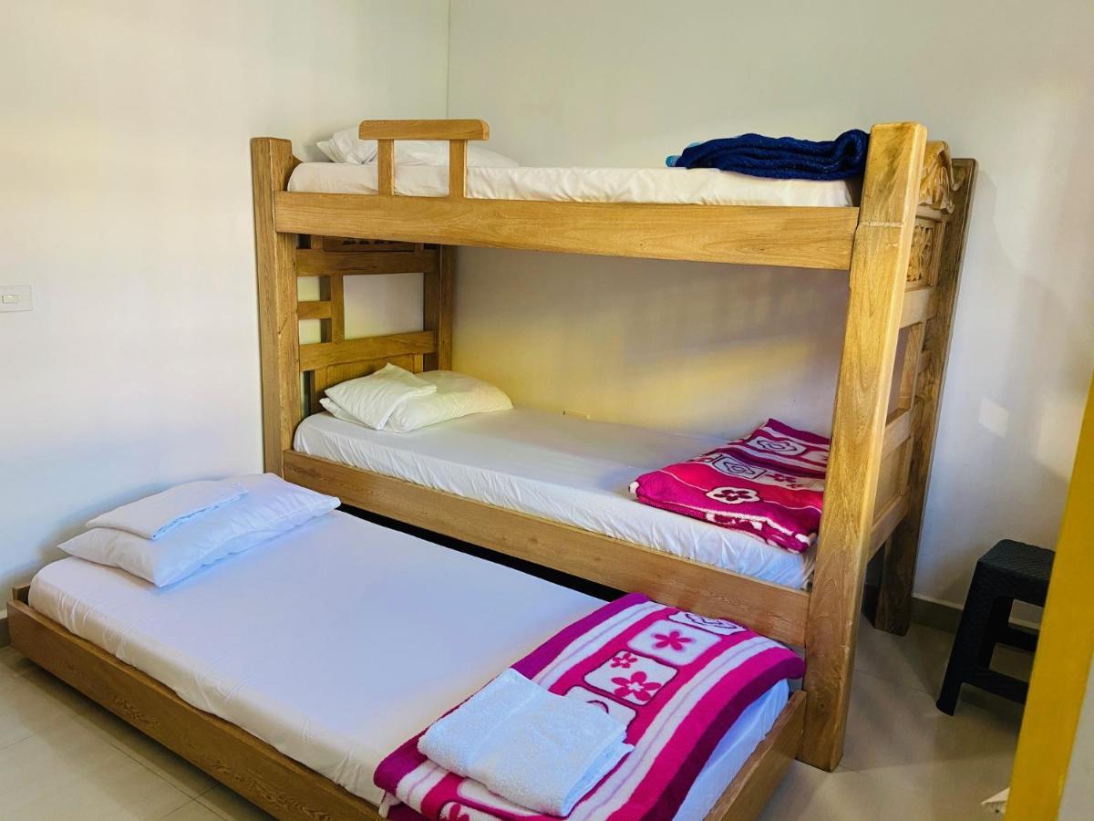 Casa Hostal Las Palmeras กัวตาเป ภายนอก รูปภาพ