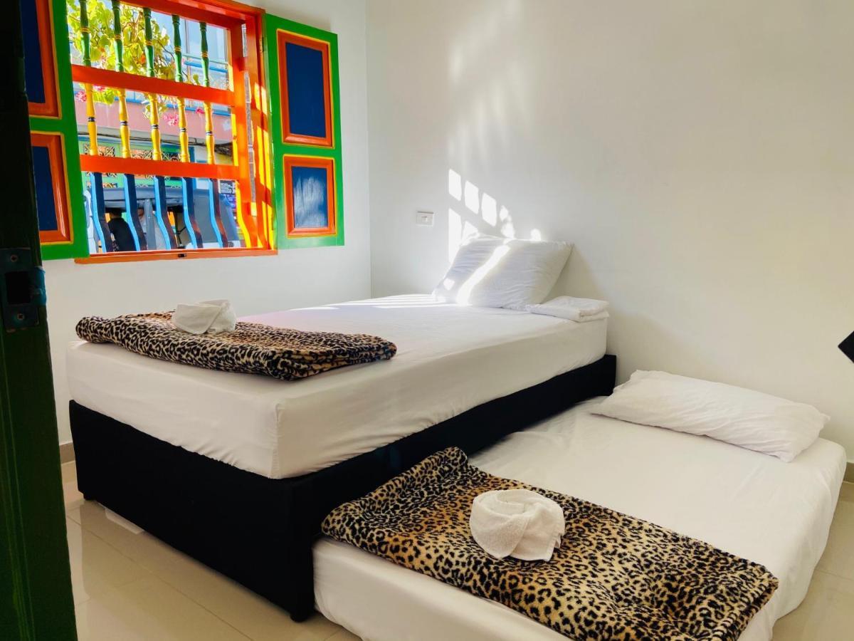 Casa Hostal Las Palmeras กัวตาเป ภายนอก รูปภาพ