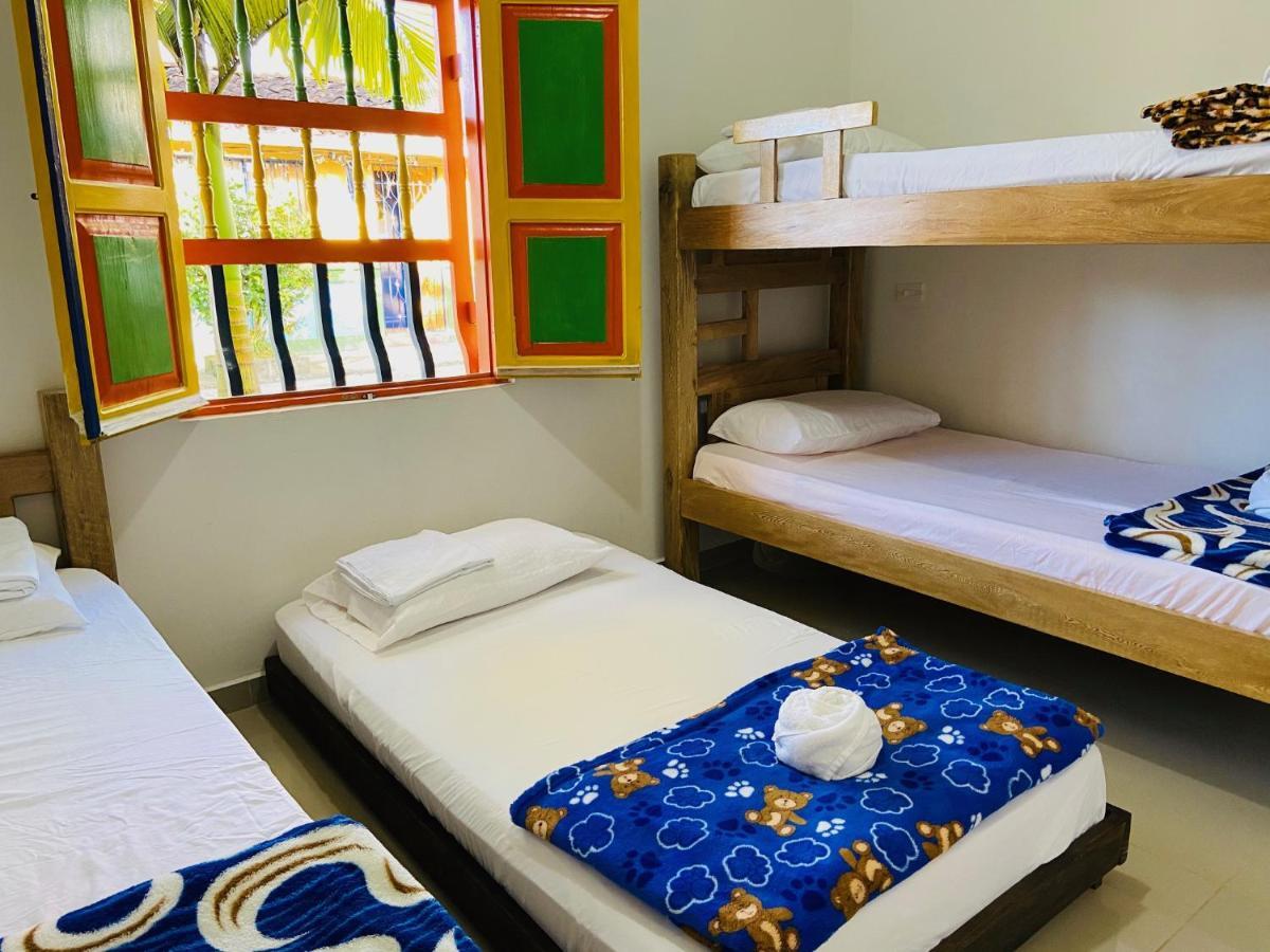 Casa Hostal Las Palmeras กัวตาเป ภายนอก รูปภาพ