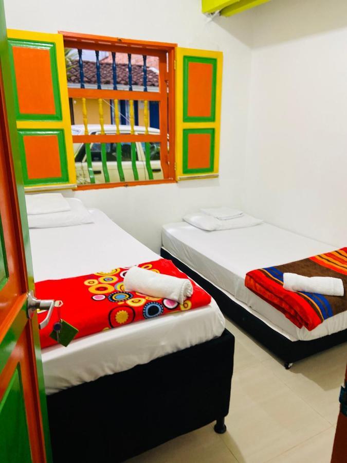 Casa Hostal Las Palmeras กัวตาเป ภายนอก รูปภาพ